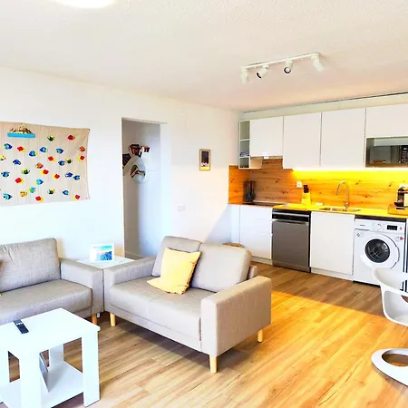 Laureles En El Mar Apartment